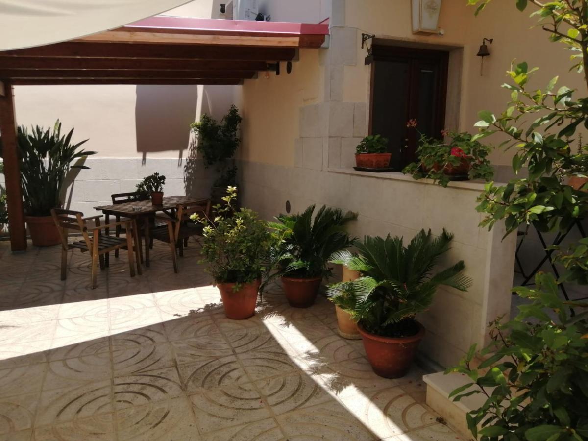 7 Contrade Bed & Breakfast Taranto Exterior photo